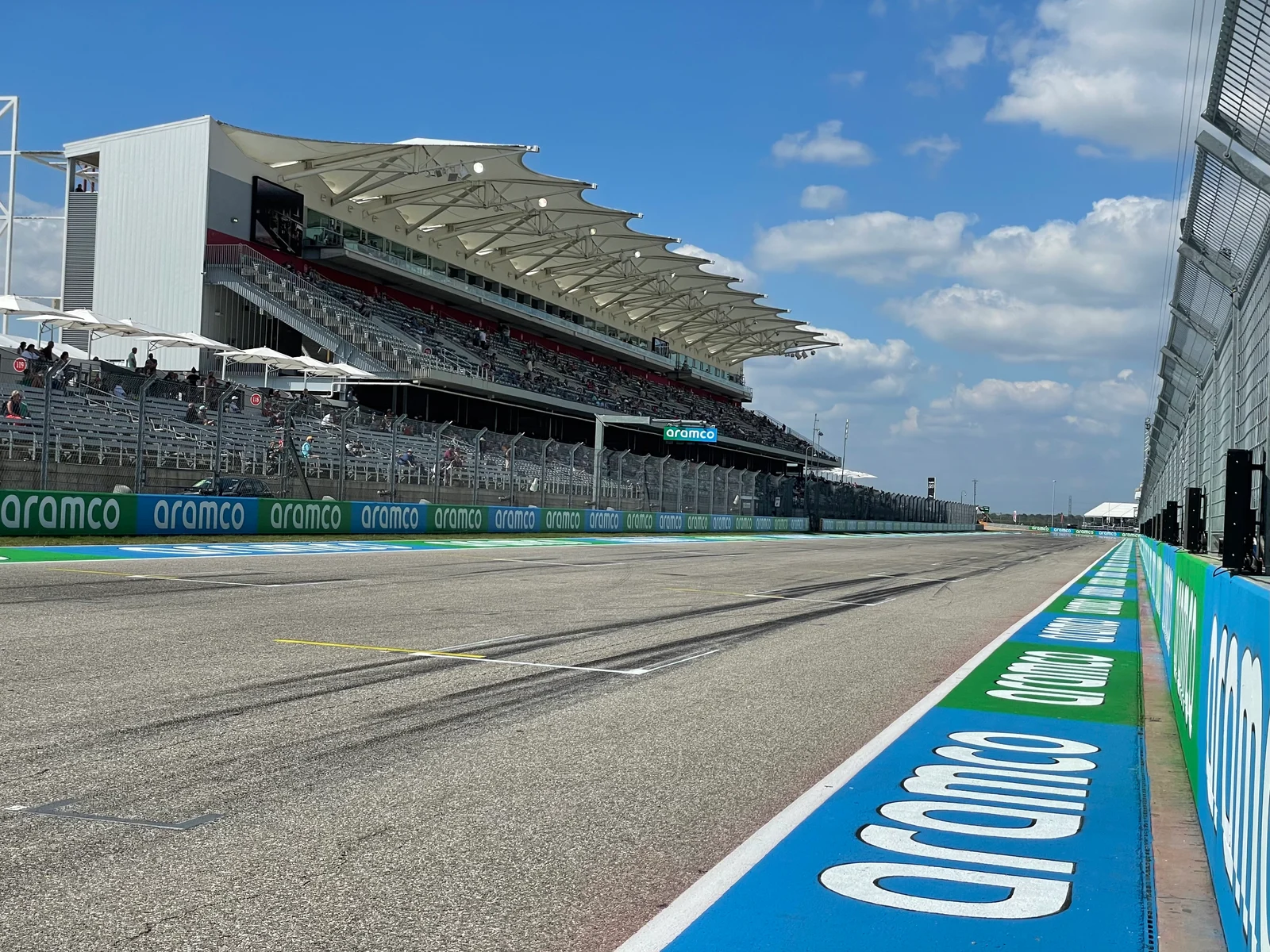 Imagen de archivo. Recta y tribuna principal del Circuit of the Americas durante el Gran Premio de Estados Unidos de 2021.